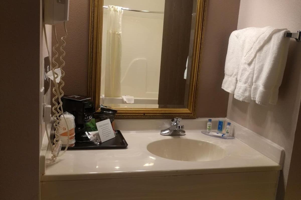 Royal Inn Suites Huntington Dış mekan fotoğraf