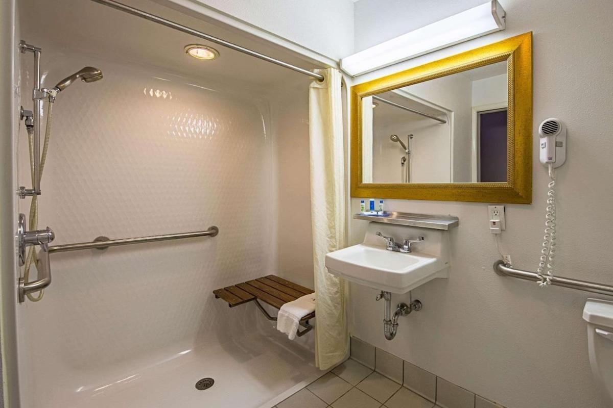 Royal Inn Suites Huntington Dış mekan fotoğraf